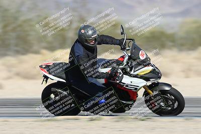 media/Dec-01-2025-Moto Forza (Mon) [[2daa91e15f]]/2-Intermediate Group/Session 3 (Turn 7 Inside Pans)/